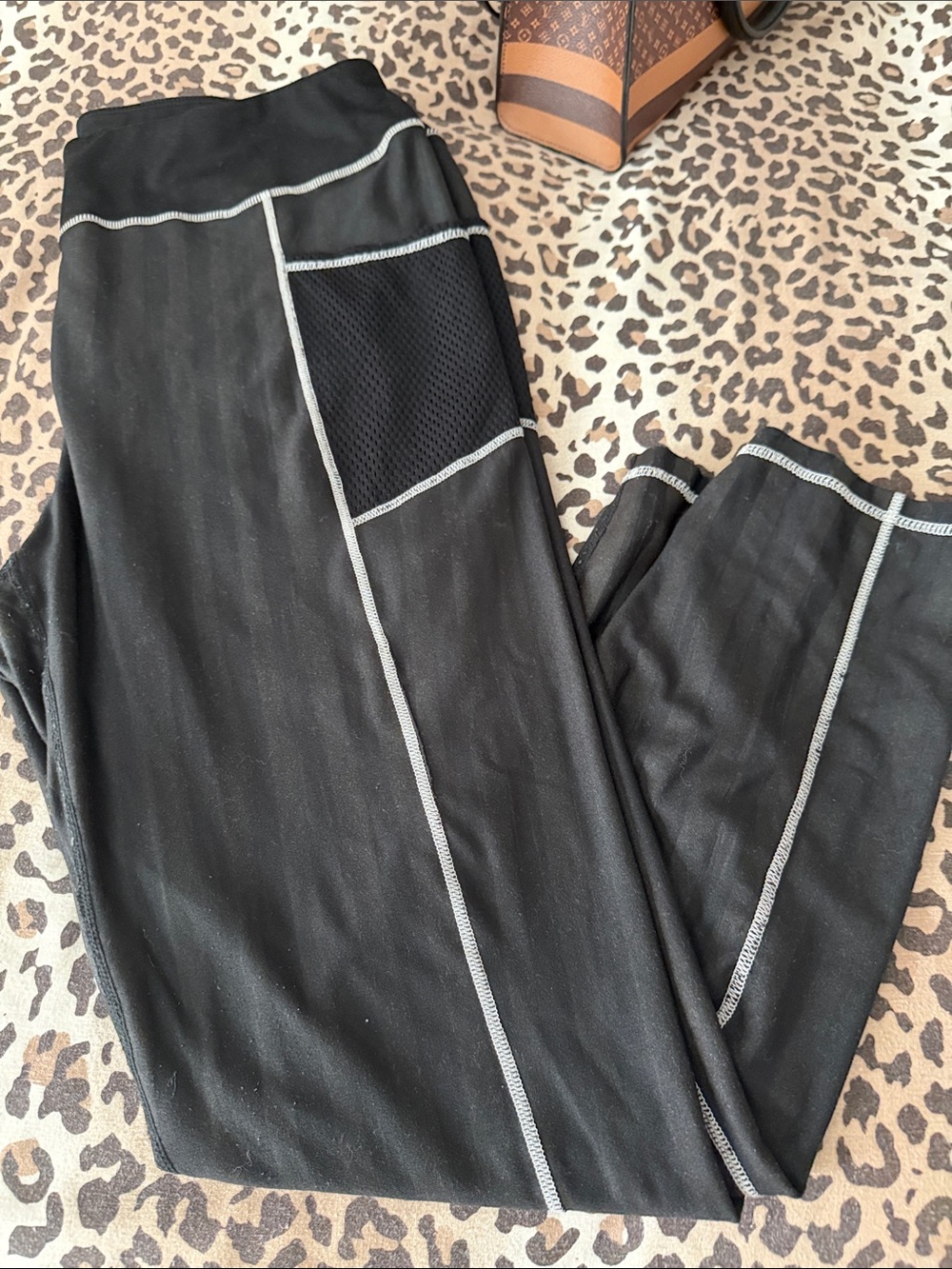 Nightmare before Christmas Black Athletic Leggings with Contrast Stitching, XXL.